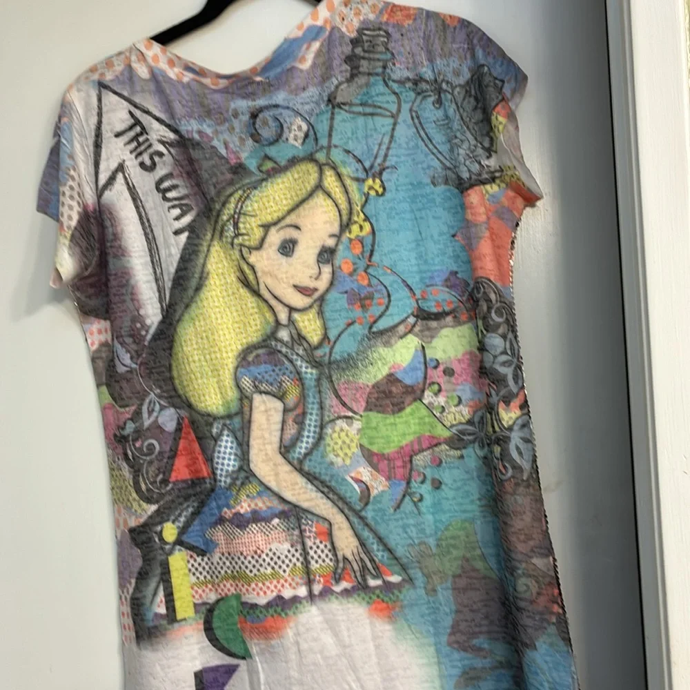 NWOT Disney “Alice in Wonderland” Sequin Graphic Tee - Picture 4 of 5